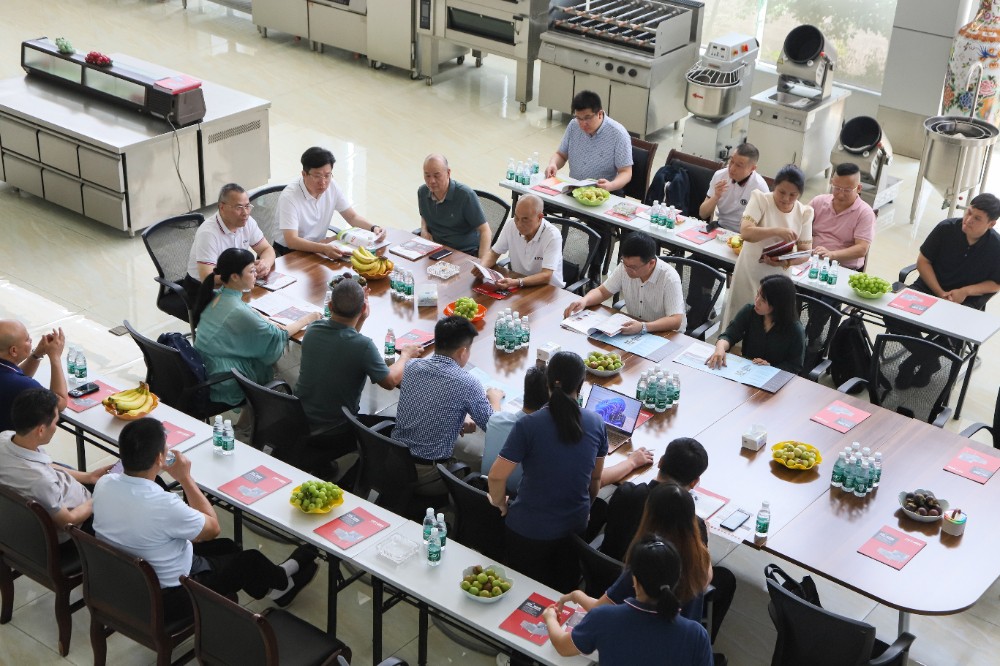 商用厨具设备源头厂,为商用厨房工程提供42千瓦以上大火力猛火灶,提升工程项目客户满意度!