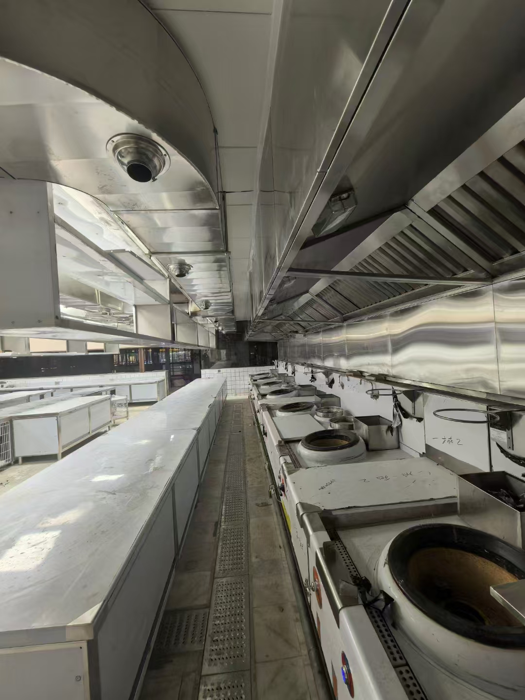 1761016407653376.jpg 03.jpg